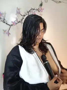 Angex  online show from May 27, 2026, 11:45 pm