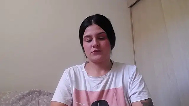 Snapshot of SofiaBanks_ chatting on May 24, 2026, 5:46 pm SofiaBanks online show from May 24, 2026, 5:46 pm
