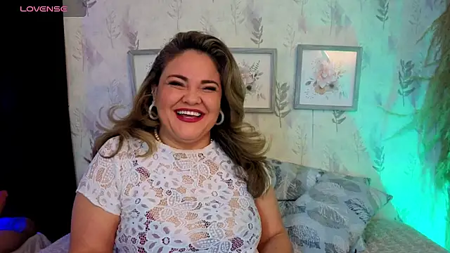 Snapshot of Natashablade__ chatting on May 28, 2026, 12:55 pm Natashablade online show from May 28, 2026, 12:55 pm