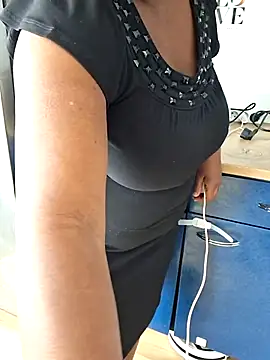 Sheryl007 online show from April 9, 2026, 10:43 am