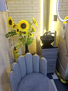 mistresslu online show from April 6, 2026, 4:30 am