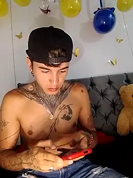 ANDRES URRIETA online show from April 10, 2026, 8:10 am