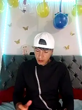 ANDRES URRIETA online show from April 6, 2026, 10:27 am