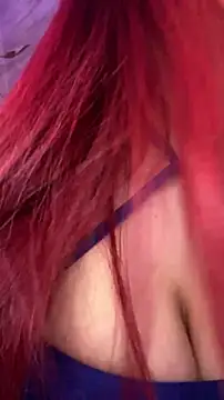 Snapshot of SweetLittleRed chatting on May 25, 2026, 6:45 am SweetLittleRed online show from May 25, 2026, 6:45 am