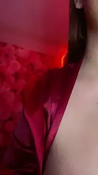 SweetLittleRed online show from June 18, 2026, 9:14 am