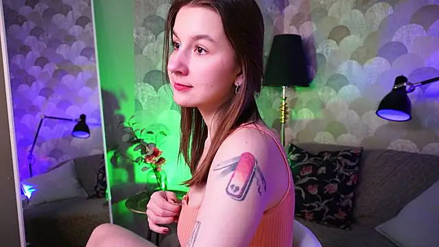 Snapshot of Frantease chatting on April 9, 2026, 6:19 am Frantease online show from April 9, 2026, 6:19 am