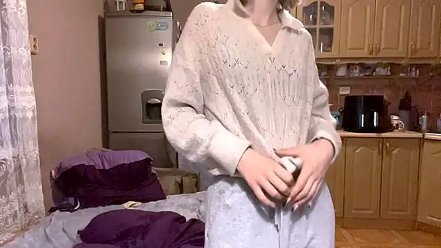 Snapshot of enchantedass chatting on April 15, 2026, 5:17 pm enchantedass online show from April 15, 2026, 5:17 pm