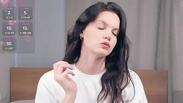 JuliannPaysour online show from April 1, 2026, 7:42 am