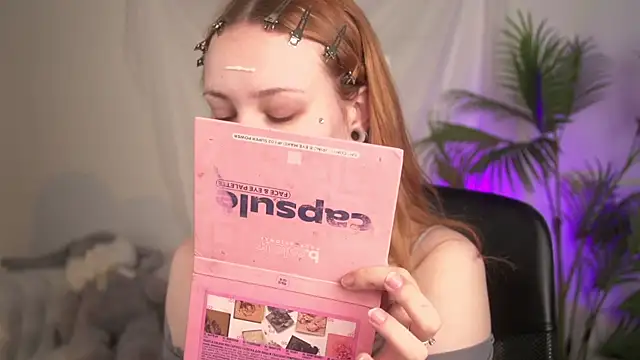 zoeforrd online show from April 17, 2026, 5:10 am