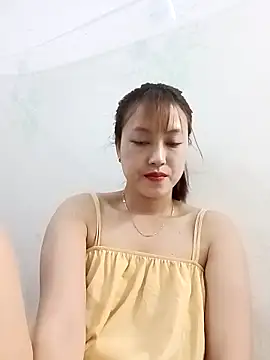 Snapshot of -Bitilu- chatting on April 15, 2026, 5:46 am -Bitilu- online show from April 15, 2026, 5:46 am