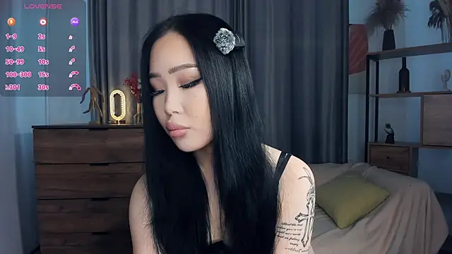 Snapshot of Amai_Tsumi chatting on July 18, 2026, 7:17 am Amai Tsumi online show from July 18, 2026, 7:17 am