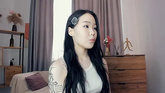 Snapshot of Amai_Tsumi chatting on May 25, 2026, 7:18 am Amai Tsumi online show from May 25, 2026, 7:18 am