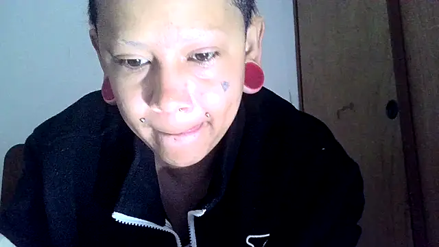 Snapshot of xblackstarX1 chatting on July 4, 2026, 9:48 am xblackstarX1 online show from July 4, 2026, 9:48 am