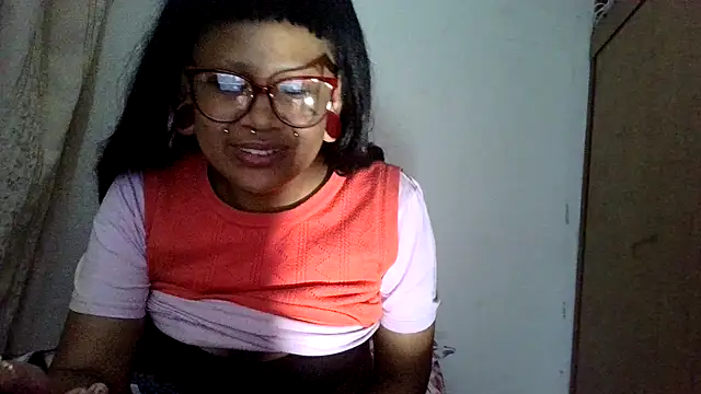 Snapshot of xblackstarX1 chatting on July 2, 2026, 3:34 am xblackstarX1 online show from July 2, 2026, 3:34 am