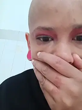 Snapshot of xblackstarX1 chatting on April 11, 2026, 2:43 pm xblackstarX1 online show from April 11, 2026, 2:43 pm