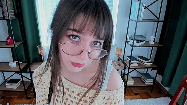 LaelIvie online show from April 13, 2026, 8:40 am