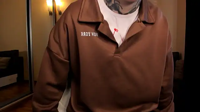 Snapshot of harley_kimm chatting on April 9, 2026, 6:41 am harley kimm online show from April 9, 2026, 6:41 am