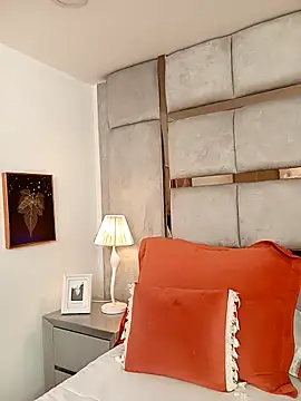 AmbarJenssen online show from April 3, 2026, 12:55 pm