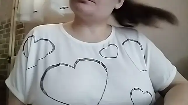 Bonnie Jade online show from April 15, 2026, 11:38 am