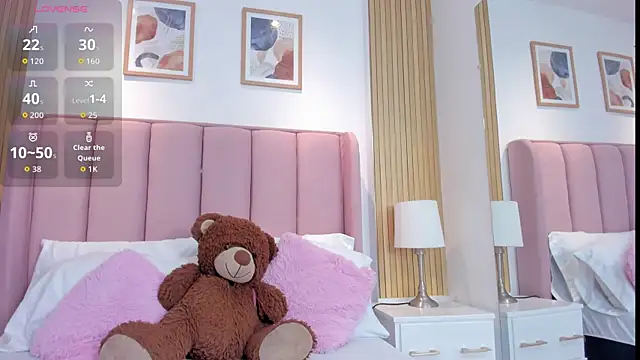 Mariana Spicy1 online show from April 16, 2026, 1:34 pm