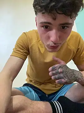 Snapshot of denysio69 chatting on April 6, 2026, 1:01 pm denysio69 online show from April 6, 2026, 1:01 pm