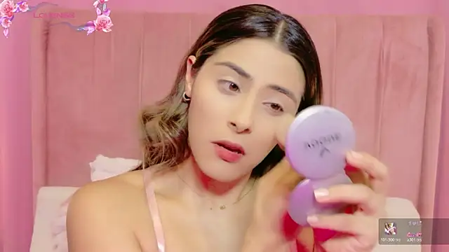 Snapshot of MoollyLove chatting on June 4, 2026, 12:32 pm MoollyLove online show from June 4, 2026, 12:32 pm