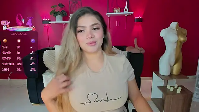 Sofia Velvetx online show from June 3, 2026, 2:07 pm