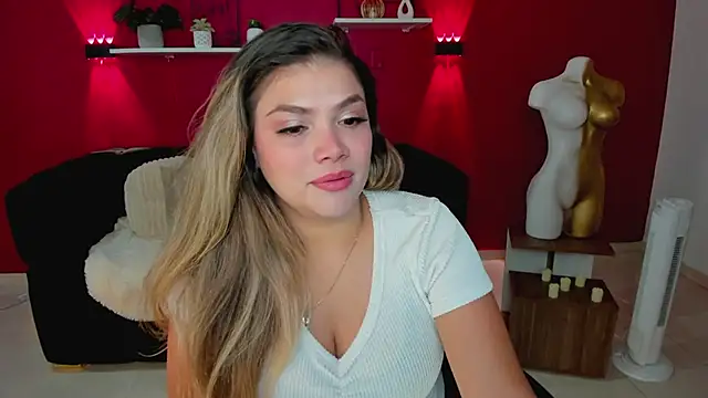 Sofia Velvetx online show from June 2, 2026, 12:49 pm
