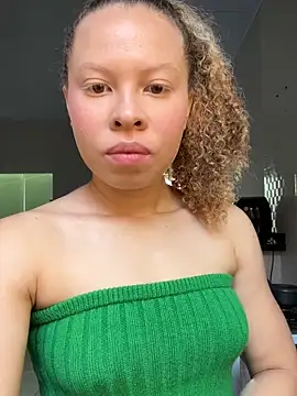 jhully hot online show from April 18, 2026, 1:13 pm