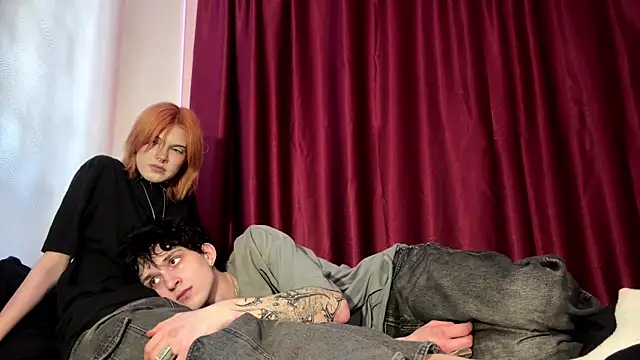 DreamyPair online show from April 6, 2026, 8:15 am