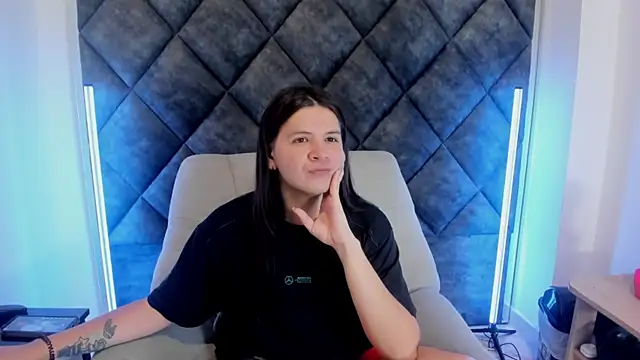 MatthewDavis  online show from April 17, 2026, 11:35 am