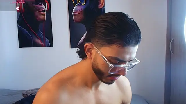 Snapshot of IamAxel03 chatting on April 2, 2026, 7:09 pm IamAxel03 online show from April 2, 2026, 7:09 pm