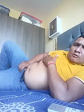 luis20212 online show from April 10, 2026, 7:43 pm