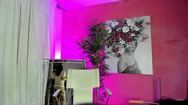 LexyNova  online show from May 18, 2026, 8:13 pm
