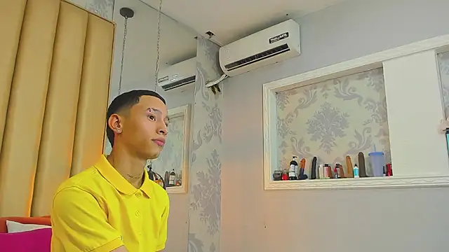 MaicolSmiith  online show from March 27, 2026, 9:27 pm