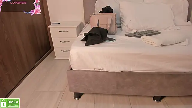 Snapshot of Natasha_Marin chatting on April 7, 2026, 7:37 pm Natasha Marin online show from April 7, 2026, 7:37 pm