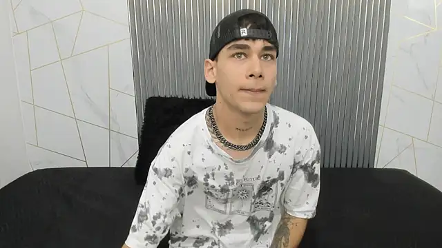 Snapshot of Kitsune_44 chatting on March 30, 2026, 7:15 pm Kitsune 44 online show from March 30, 2026, 7:15 pm