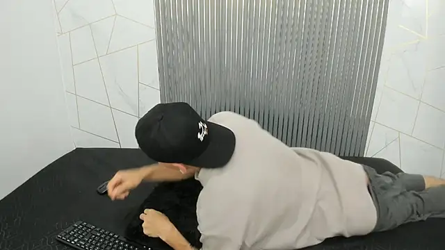 Snapshot of Kitsune_44 chatting on March 28, 2026, 7:26 pm Kitsune 44 online show from March 28, 2026, 7:26 pm