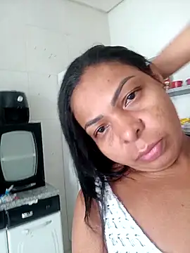 Crislover77 online show from April 1, 2026, 11:44 am