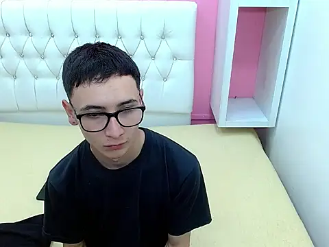 Snapshot of 23alana chatting on April 14, 2026, 3:11 am 23alana online show from April 14, 2026, 3:11 am