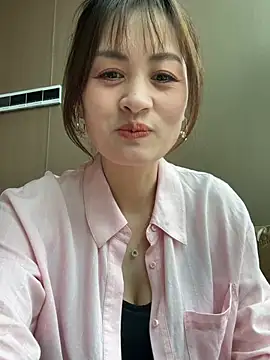 Snapshot of Yang_218 chatting on April 7, 2026, 6:48 am Yang 218 online show from April 7, 2026, 6:48 am