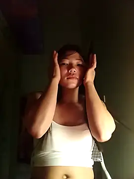 Snapshot of -Quyny- chatting on April 10, 2026, 8:05 pm -Quyny- online show from April 10, 2026, 8:05 pm