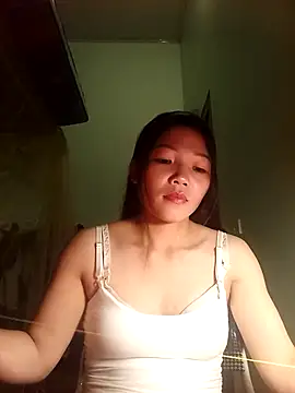 Snapshot of -Quyny- chatting on April 5, 2026, 12:56 pm -Quyny- online show from April 5, 2026, 12:56 pm