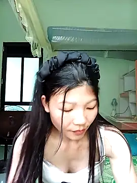 Snapshot of -Quyny- chatting on April 14, 2026, 5:01 am -Quyny- online show from April 14, 2026, 5:01 am