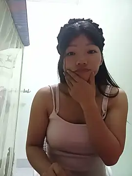 Snapshot of -Quyny- chatting on June 9, 2026, 7:59 pm -Quyny- online show from June 9, 2026, 7:59 pm