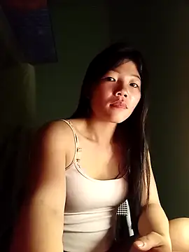 Snapshot of -Quyny- chatting on April 15, 2026, 8:53 pm -Quyny- online show from April 15, 2026, 8:53 pm