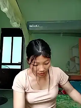 Snapshot of -Quyny- chatting on April 15, 2026, 7:36 am -Quyny- online show from April 15, 2026, 7:36 am