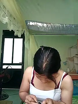 Snapshot of -Quyny- chatting on April 9, 2026, 7:03 am -Quyny- online show from April 9, 2026, 7:03 am