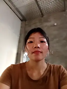 Snapshot of -Quyny- chatting on April 13, 2026, 8:40 am -Quyny- online show from April 13, 2026, 8:40 am