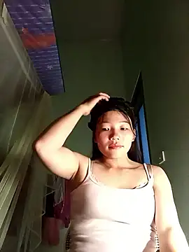 Snapshot of -Quyny- chatting on May 10, 2026, 11:47 am -Quyny- online show from May 10, 2026, 11:47 am